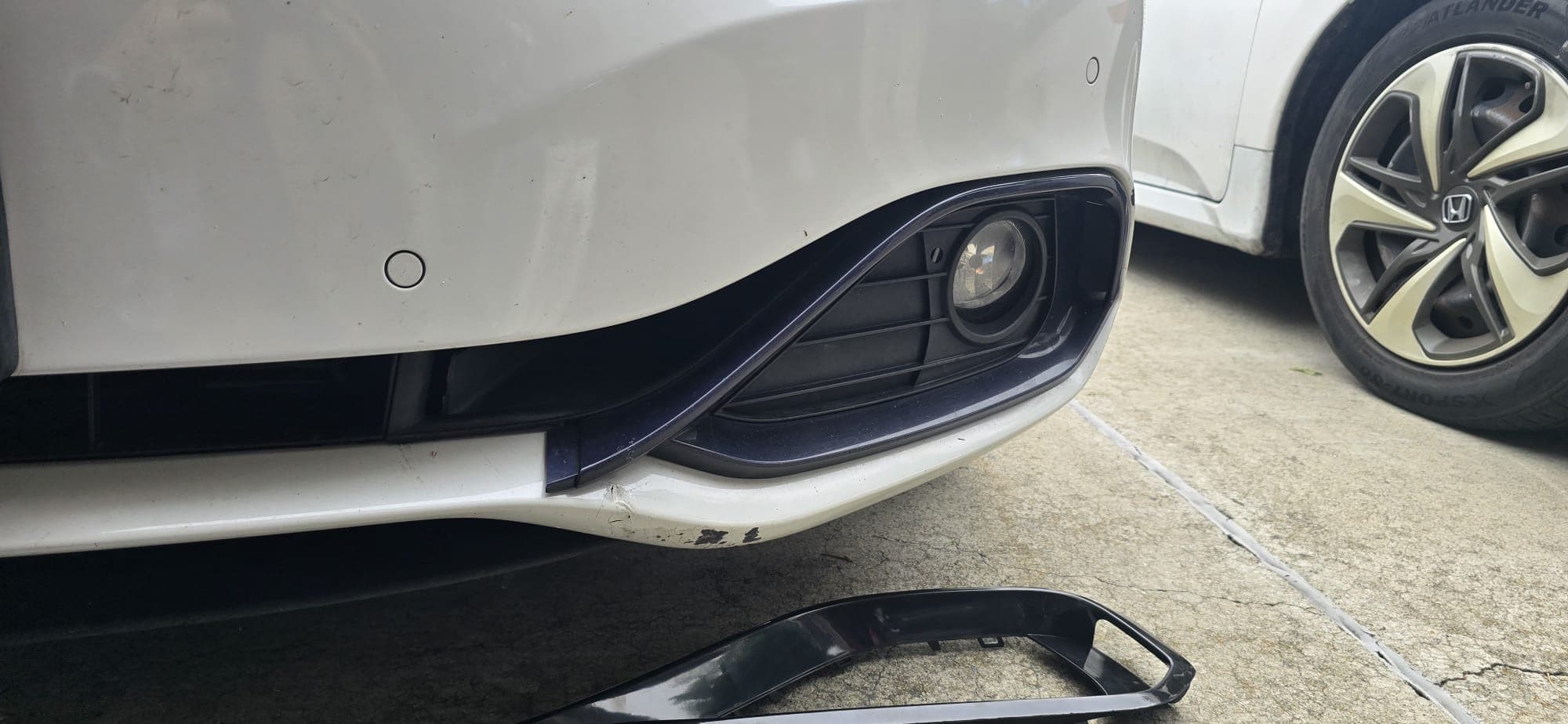 Fog light bezel repair